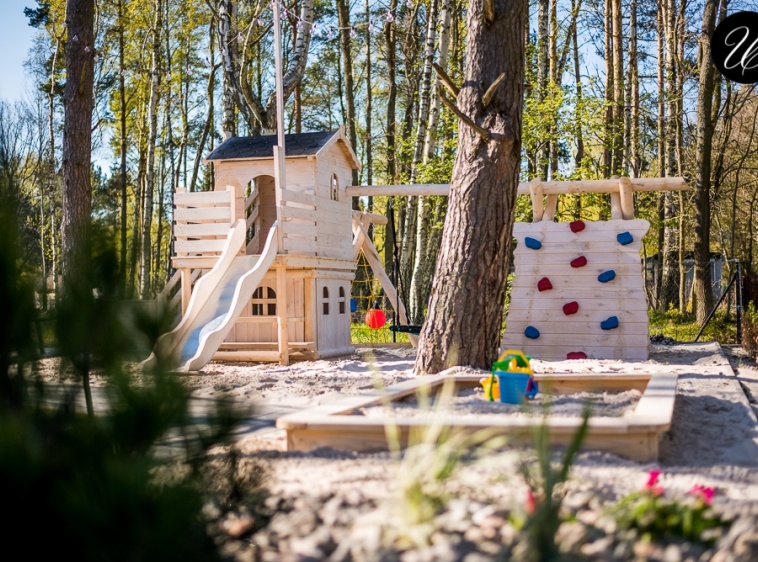 U przyjaci&oacute;ł Plac  zabaw?v=1.0